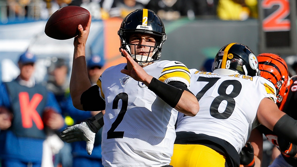 Pittsburgh Steelers quarterback Mason Rudolph (2) passes during the first half an NFL football game against the Cincinnati Bengals, Sunday, Nov. 24, 2019, in Cincinnati. (AP Photo/Frank Victores)