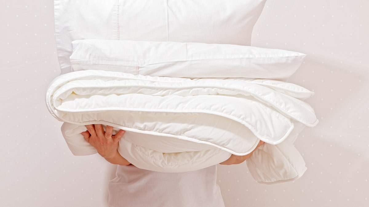 A 43-year-old man was diagnosed with "feather duvet lung" after he had trouble breathing for three months.