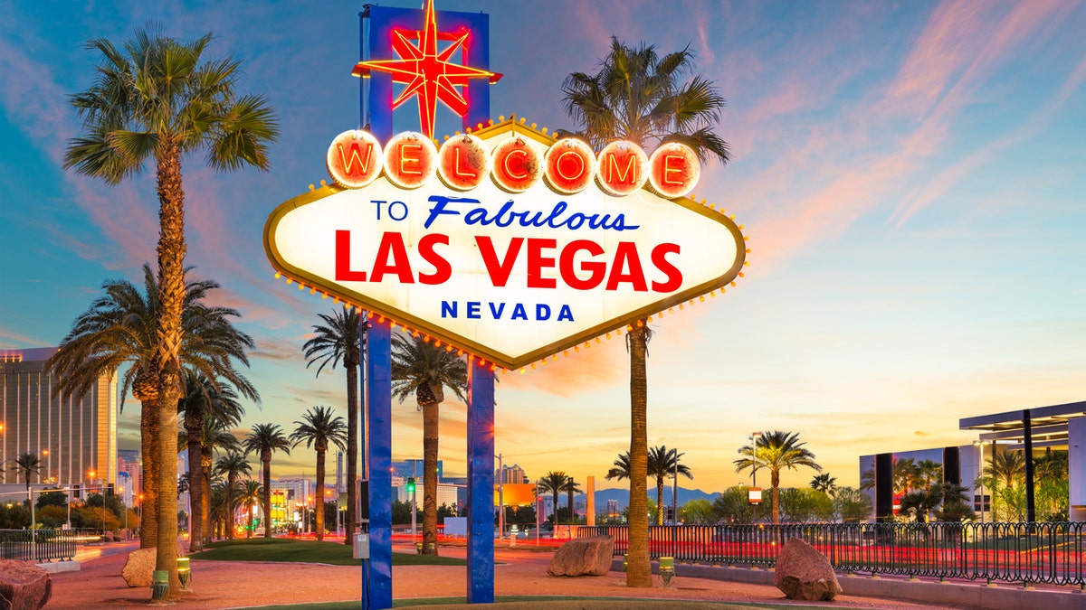 After less than a year, city of Las Vegas dumps flashy logo, Las Vegas, News