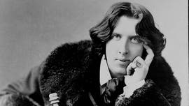 Oscar Wilde's stolen ring recovered by 'art detective'