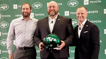 New York Jets GM Joe Douglas helps local restaurant during coronavirus pandemic