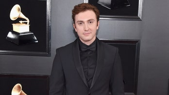'Spy Kids' star Daryl Sabara charged after allegedly vandalizing a car with his bare hands: report