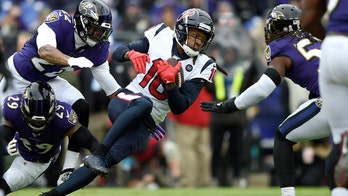 Houston Texans' DeAndre Hopkins takes shot at NFL official over pass interference no-call