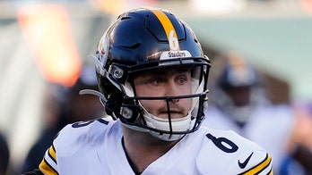 Pittsburgh Steelers' Devlin Hodges chided for old tweets supporting Trump