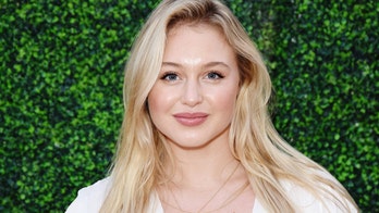 Iskra Lawrence shows off her post-pregnancy body in neon athleisure, questions if she's now a ‘cool mom’