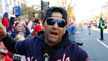 Nationals, manager Martinez agree to multiyear extension