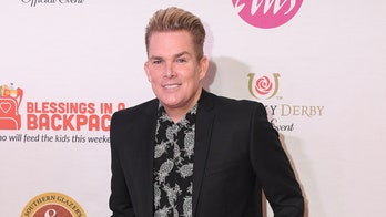 Sugar Ray singer Mark McGrath helps dump fan's boyfriend for $100 in new video