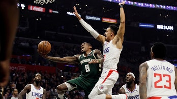 Milwaukee Bucks' Eric Bledsoe commits head-scratching gaffe during Los Angeles Clippers game