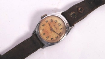 Rare World War II 'escape kits' sold at auction