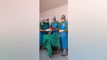 Surgeons remove 16-pound cyst-covered kidney from patient, plan to apply to Guinness World Records
