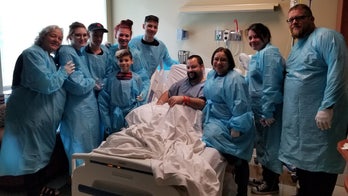Texas couple weds at hospital after groom’s father undergoes emergency surgery
