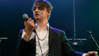 British singer Peter Doherty detained in Paris for buying cocaine