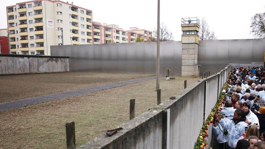 Fall of the Berlin Wall: East Germans still seeking answers 30 years later