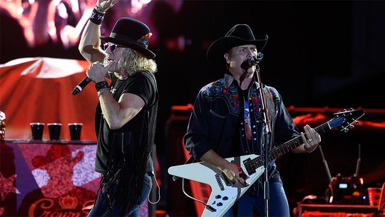 Country duo 'Big & Rich' to perform their coronavirus PSA 'Stay Home' live