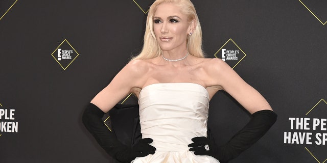Gwen Stefani attends 2019 E! People's Choice Awards.