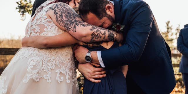 The moment, which was shared on the photography Facebook page, drew in nearly 2K reaction with many sharing comments that the sweet gesture left them in tears, as well.