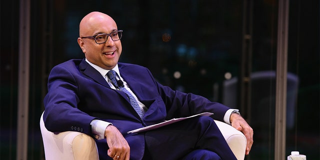Journalist Ali Velshi speaks onstage during Global Citizen - Movement Makers at The Times Center on September 25, 2018 in die stad New York. 