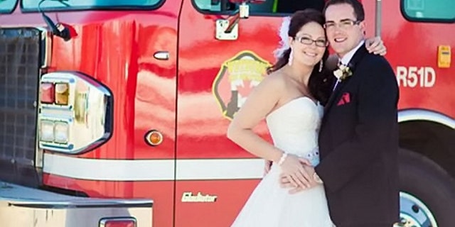 "We got married in a beautiful church ceremony," Vanessa Lanktree said of her wedding day with late husband. (Photo: SWNS)