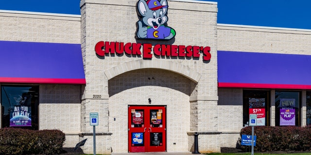 Chuck E. Cheese confirmed that it had launched Pasqually’s Pizza and Wings on third-party delivery apps for stores nationwide.