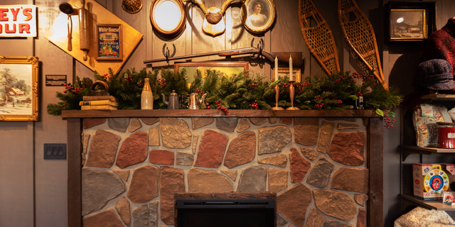 The tiny “New York City-sized” Cracker Barrel store will open as part of the chain restaurant’s debut in the famous Macy’s Thanksgiving Day Parade.