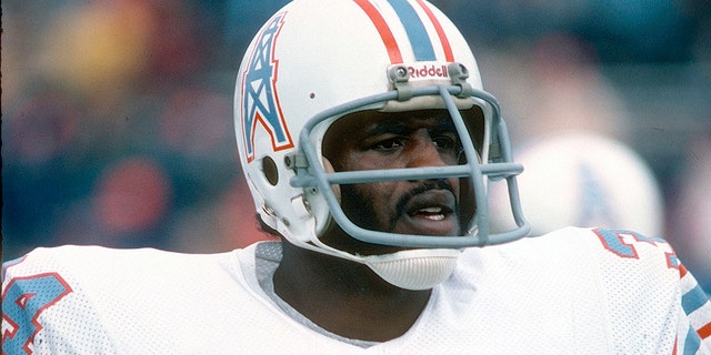 Earl Campbell won the Heisman Trophy with the Texas Longhorns before joining the Houston Oilers. (Photo by Focus on Sport/Getty Images)
