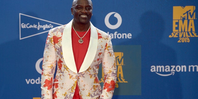 Us singer Akon poses backstage during the MTV Europe Music Awards at the FIBES Conference and Exhibition Centre of Seville on Nov. 3, 2019. (CRISTINA QUICLER/AFP via Getty Images)