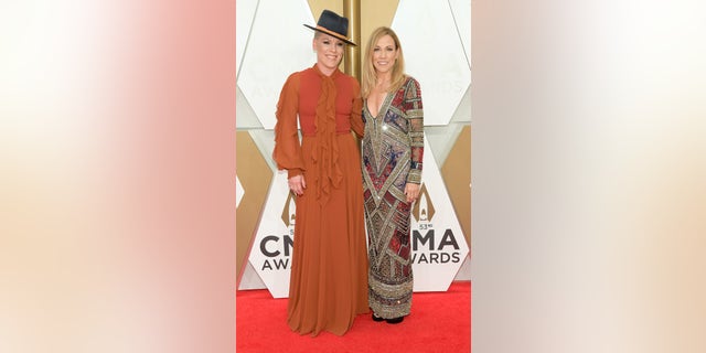 P!nk and Sheryl Crow attend the 53rd annual CMA Awards at the Music City Center on November 13, 2019 in Nashville, Tennessee. (Photo by Jason Kempin/Getty Images)