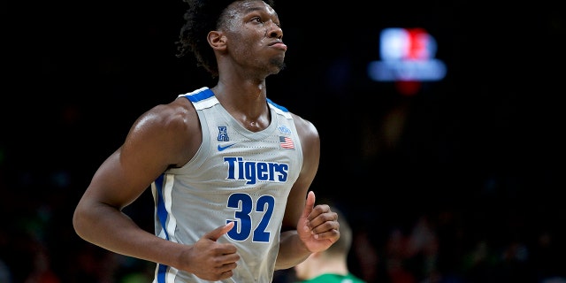 Memphis center James Wiseman runs off the court during the second half of an NCAA college basketball game against Oregon in Portland, Ore., Tuesday, Nov. 12, 2019. Oregon won 82-74. (AP Photo/Craig Mitchelldyer)
