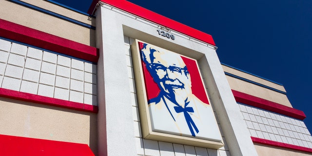 A man’s decision to propose to his girlfriend inside of a Kentucky Fried Chicken restaurant in South Africa has gone viral. (Photo: iStock)
