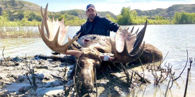Rick Ellingson wasn't even planning on hunting the day he bagged the record-breaking moose.