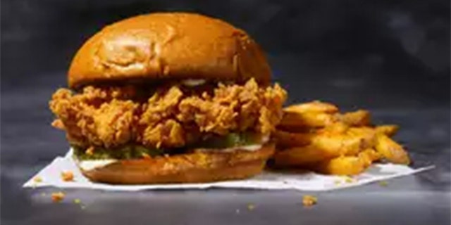 Popeyes chicken sandwich (Popeyes)