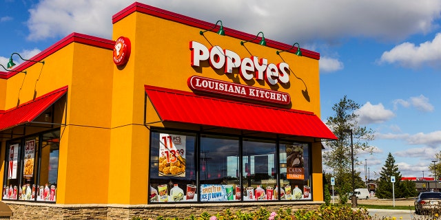 At one point a Popeyes employee comes out and reportedly informs the woman because of her stunt she will not be able to order.