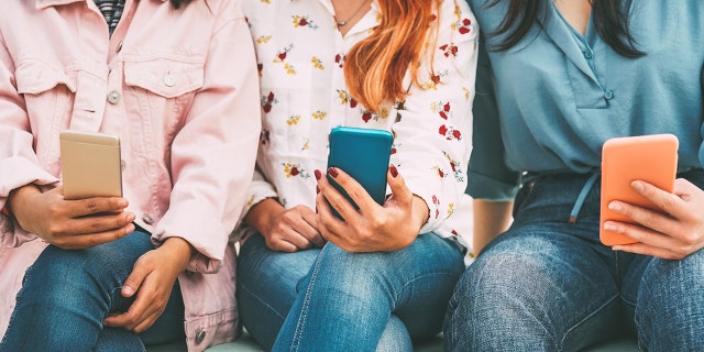 Teens on social media are disproportionately exposed to unhealthy foods and drinks, a new study claims. (Photo: iStock)