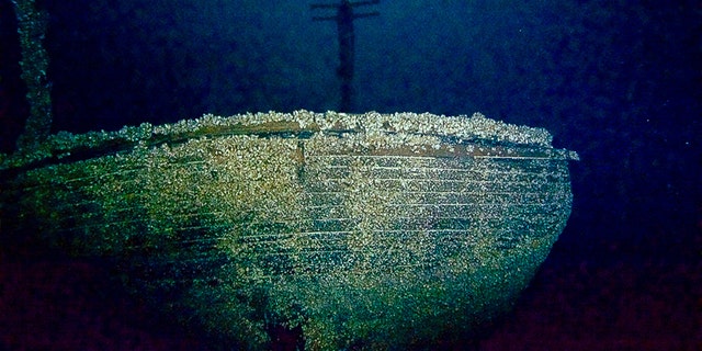 The W.C. Kimball's stern. The ship's masts are still intact. (Steve Wimer II)