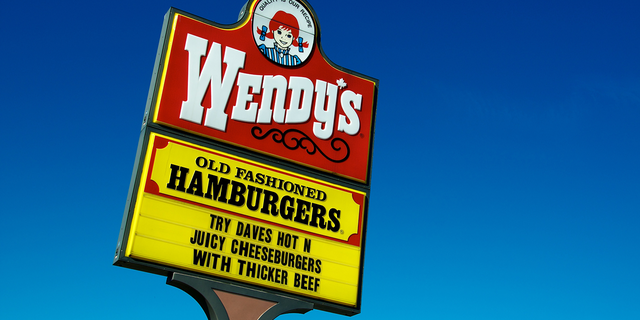 Wendy Thomas-Morse, the daughter of Wendy’s founder Dave Thomas, revealed in a recent interview that her father regretted naming his hamburger chain “Wendy’s.”