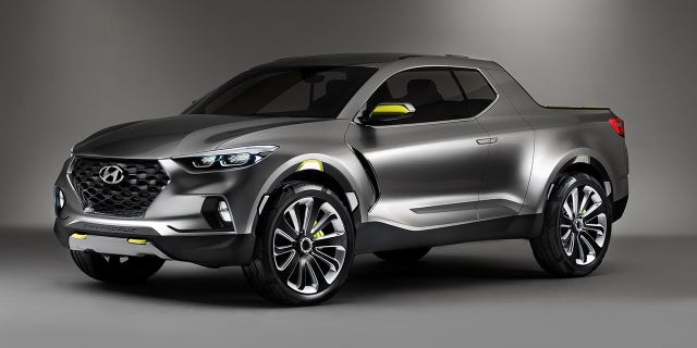 The Santa Cruz was previewed by a concept revealed at the 2015 North American International Auto Show