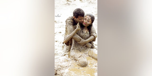 "Very 'down to earth' couple," one Twitter user joked.