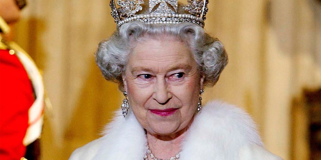 El palacio dijo que regresó a su casa en el castillo de Windsor a la hora del almuerzo el jueves pasado, 