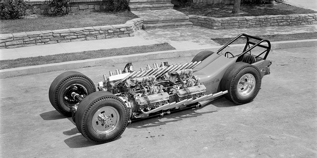 The Tommy Ivo-built Showboat's 4 motors put out a total 2,000 hp.