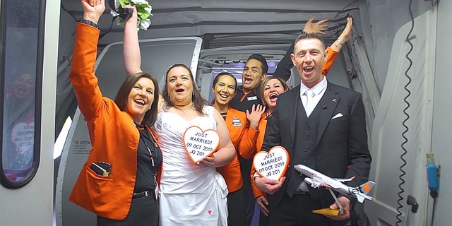 One couple recently became husband and wife at 34,000 feet, saying “I do” during the middle of a Jetstar Airways flight between their hometowns of Sydney, Australia and Auckland, New Zealand.