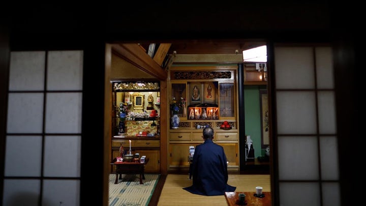 Tucker Carlson visits a temple in Kyoto, Japan