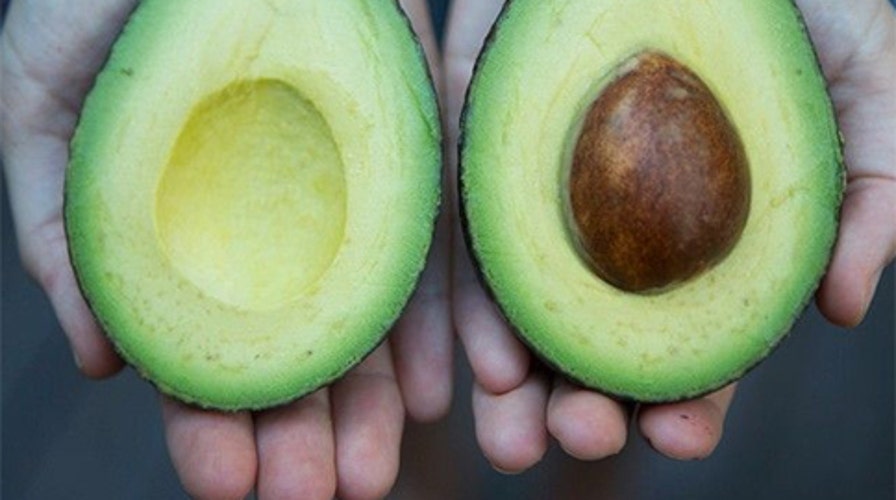 Hawaiian farmer grows heaviest avocado