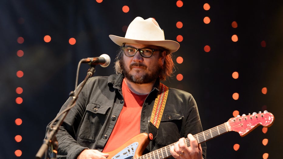 jeff tweedy hat