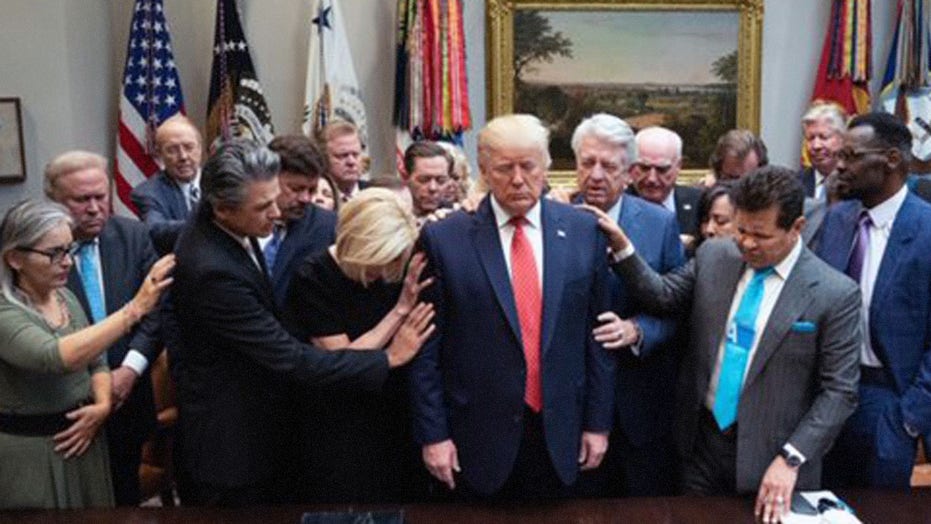 Evangelical leaders gather to pray for Trump at White House ...