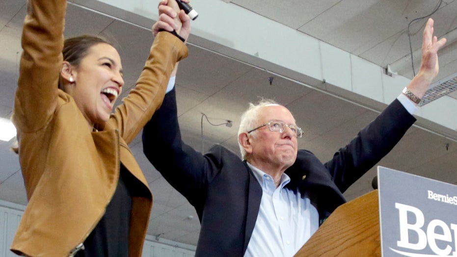 sanders-AOC-AP.jpg