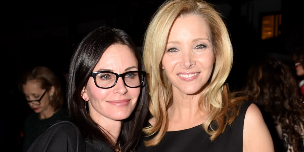 Friends Costars Courteney Cox And Lisa Kudrow Reunite In Cheeky