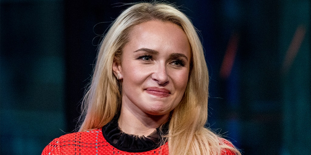 Hayden Panettiere Debuts Radical New Look In Return To Twitter