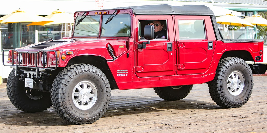 Arnold schwarzenegger store hummer h1