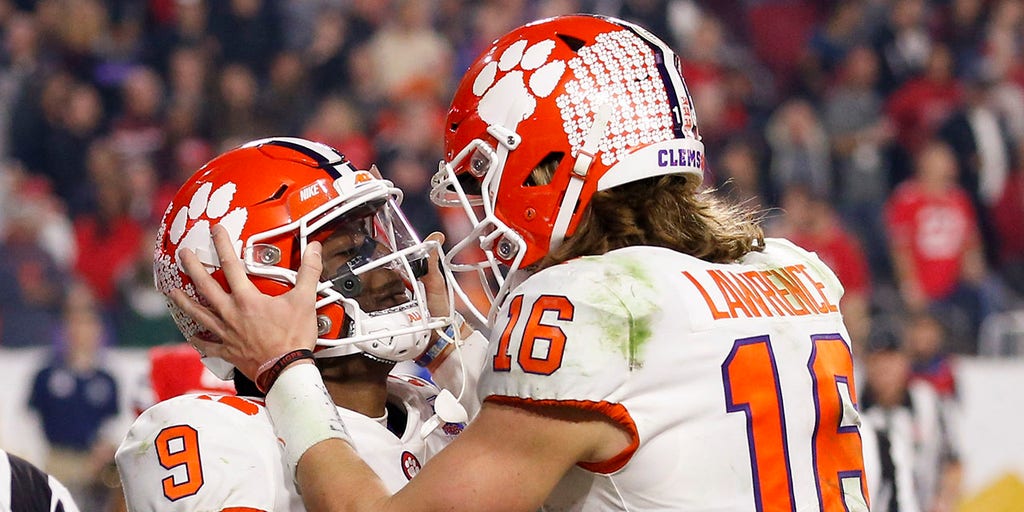 Jaguars introduce first-round picks Trevor Lawrence, Travis Etienne