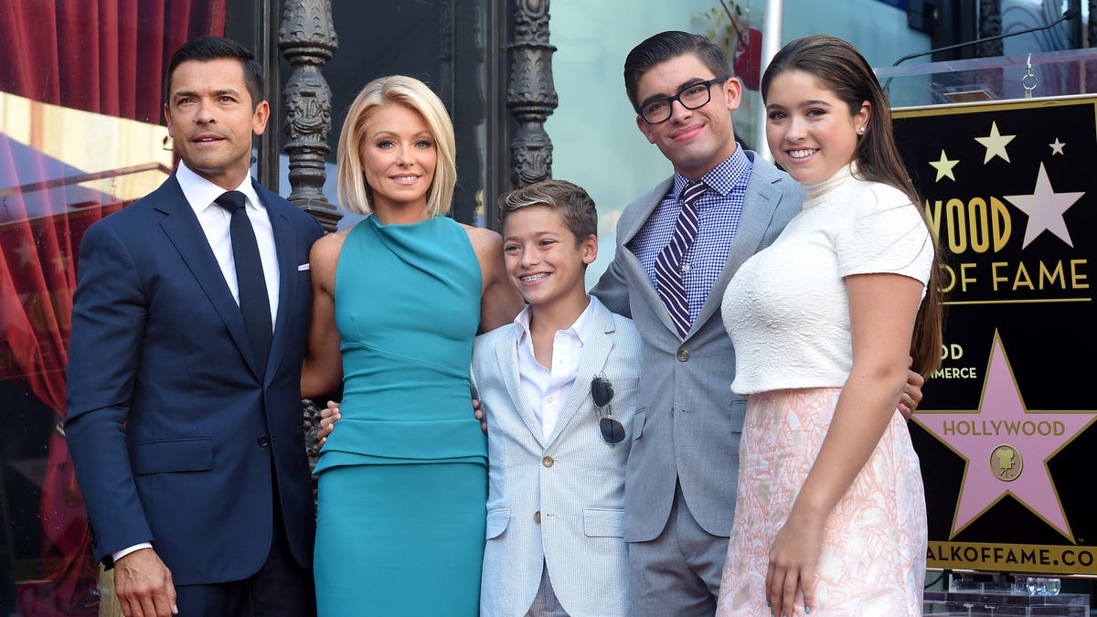 Mark Consuelos, Kelly Ripa and their children Joaquin, Michael and Lola in 2015. (Photo by Axelle/Bauer-Griffin/FilmMagic)